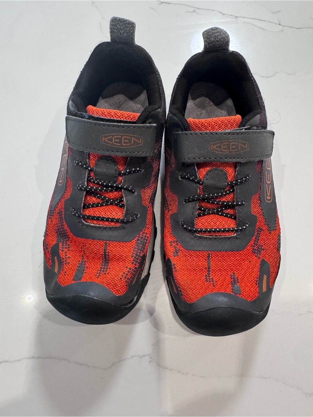 Keen Kids Red and Black Hook-and-Loop Athletic Sneakers